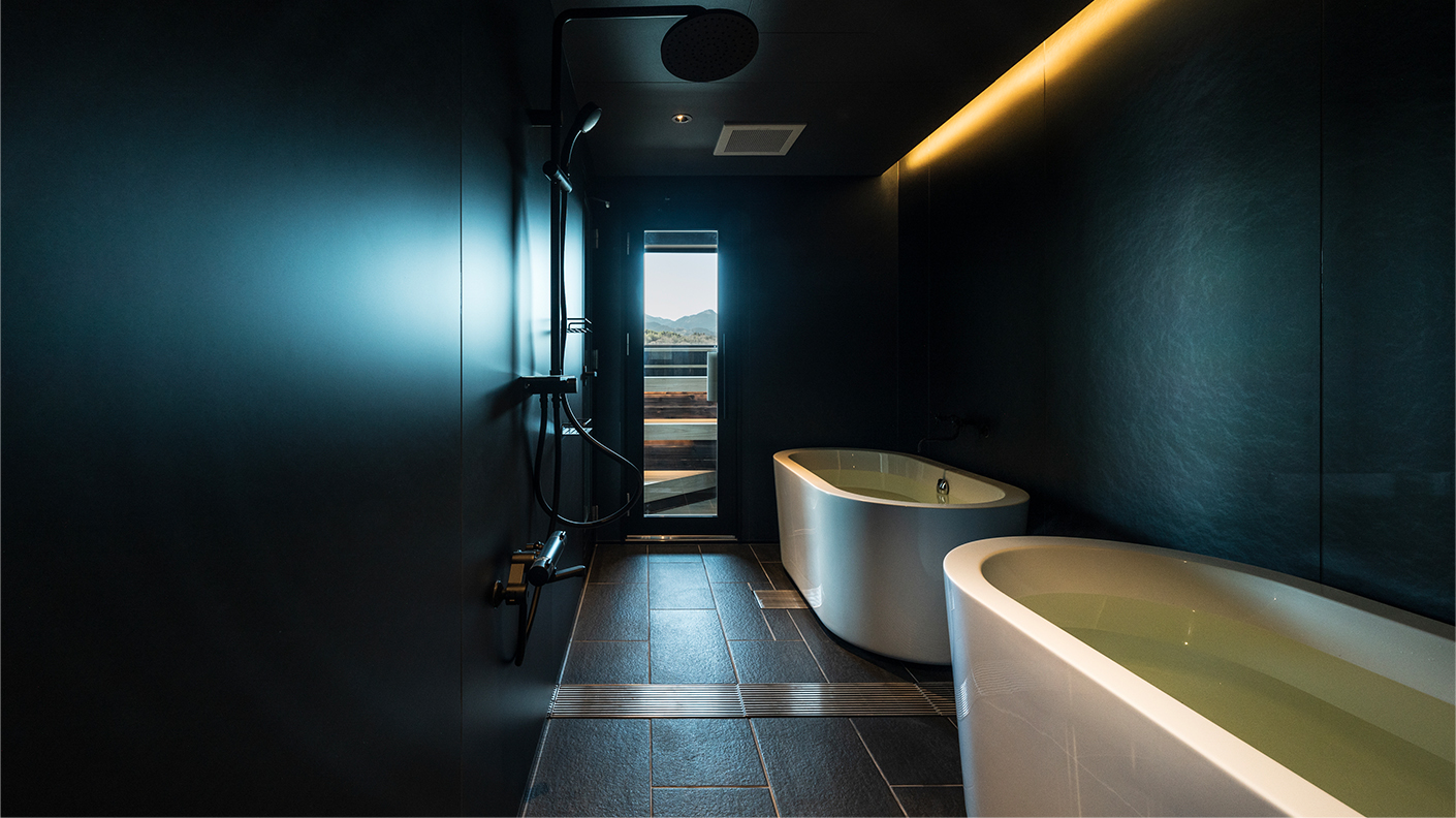 浴室水風呂と温泉浴の2つをご用意！